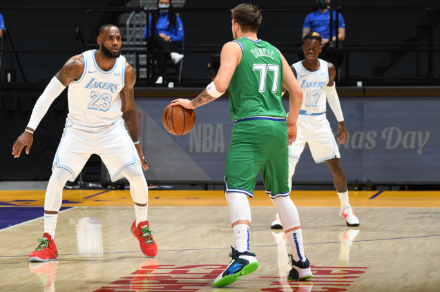 效率有點低!東契奇27+4+7外線幾無斬獲,對轟湖人無法跟上節奏!(影)-黑特籃球-NBA新聞影音圖片分享社區