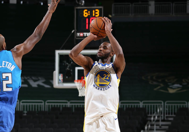 【影片】買到假貨?看到Oubre不傳球執意單打,柯瑞詭異哭笑,科爾掩面無語…-黑特籃球-NBA新聞影音圖片分享社區