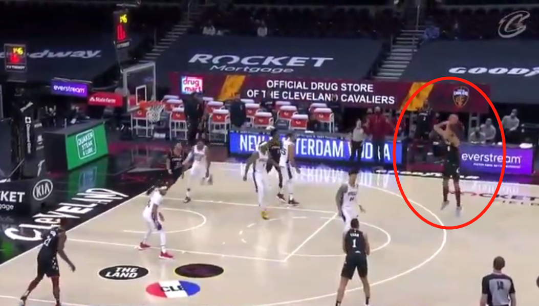 【影片】誰還不是個射手？McGee繼續放飛自我，同一個位置連續兩場飈進三分！-黑特籃球-NBA新聞影音圖片分享社區