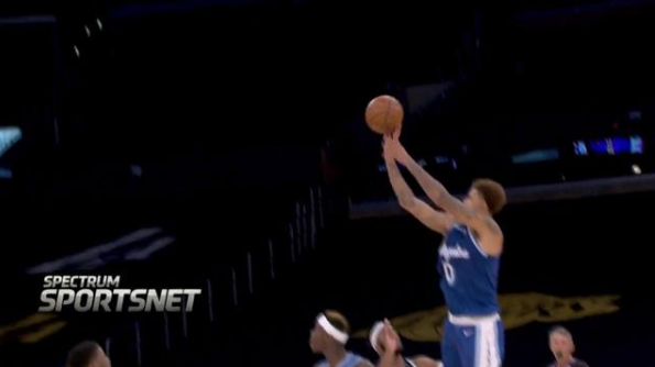 半場戰報 | 狂勝22分，湖人半場打瘋了，庫茲馬轟20分，詹姆斯崴腳太嚇人！（影）-黑特籃球-NBA新聞影音圖片分享社區