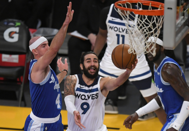 詹皇18+9三節打卡，庫茲馬20分，小Gasol 12+7+8+4火鍋，湖人36分血洗灰狼！（影）-黑特籃球-NBA新聞影音圖片分享社區