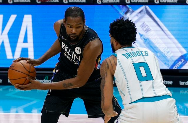 籃網最後一攻!厄文大空位要球,杜蘭特卻選擇自己上,網友:早該傳了!(影)-黑特籃球-NBA新聞影音圖片分享社區