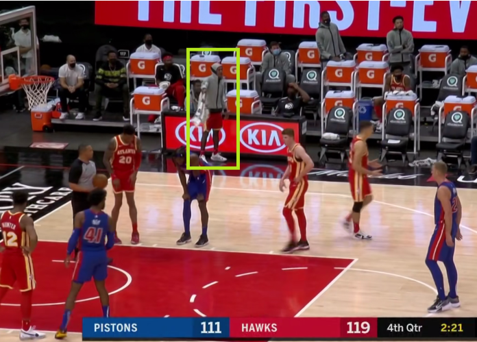 軟豆場邊指揮球員防守,與老鷹教練齊肩而立,已成功打進球隊教練團,湖人球迷甚是想念!(影)-黑特籃球-NBA新聞影音圖片分享社區