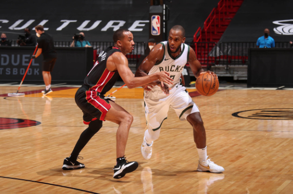 29顆三分破紀錄!公鹿狂勝熱火47分,士官長缺席,字母哥僅9分!(影)-黑特籃球-NBA新聞影音圖片分享社區