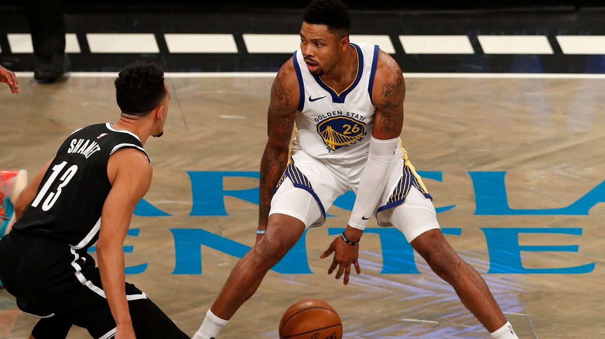 曾拿7000萬大合同，如今底薪加盟勇士，才打了兩場，就掉出輪換被科爾棄用！-黑特籃球-NBA新聞影音圖片分享社區