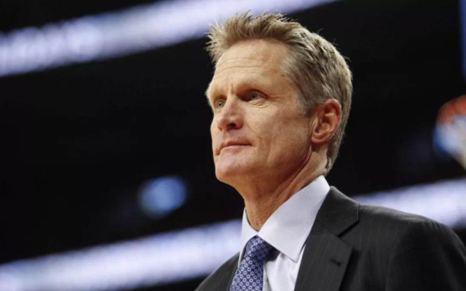 曾拿7000萬大合同，如今底薪加盟勇士，才打了兩場，就掉出輪換被科爾棄用！-黑特籃球-NBA新聞影音圖片分享社區