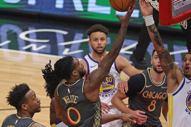 勇士絕殺贏球!柯瑞末節13分拼盡全力,加練連中105顆三分湊效了!(影)-黑特籃球-NBA新聞影音圖片分享社區