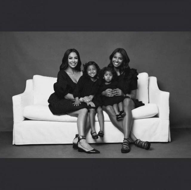 從6人變成4人…瓦妮莎曬全家兩年聖誕節合照:我們永遠都在一起!-黑特籃球-NBA新聞影音圖片分享社區