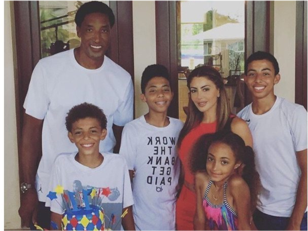 皮本前妻有何魅力?24歲球星為她離婚,16歲Bronny為她按讚!-黑特籃球-NBA新聞影音圖片分享社區