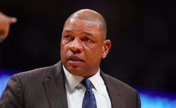 詹眉有特權，可愛喬治也有特權，湖人奪冠快艇卻引發內訌，老河流說出其中差距！-黑特籃球-NBA新聞影音圖片分享社區