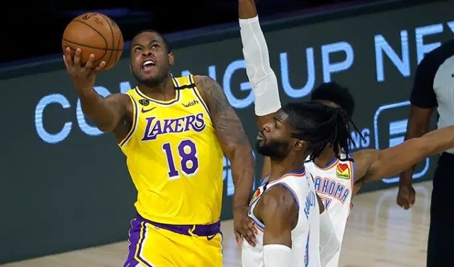 服務生也領到冠軍戒指了!7歲起就夢想這一刻,打算把它送給生命中最重要的人!-黑特籃球-NBA新聞影音圖片分享社區