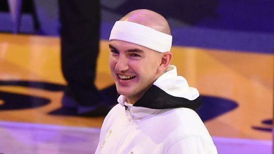 飛赴聖城備戰馬刺!湖人官方發佈球員登機照:小Gasol低調,Schroder外套搶鏡!-黑特籃球-NBA新聞影音圖片分享社區