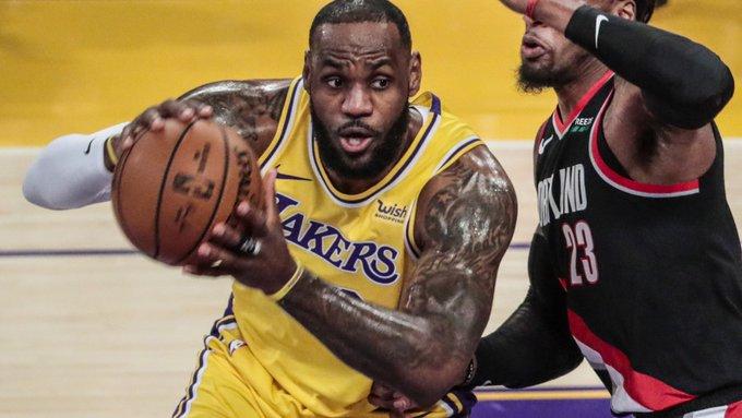 湖人傷病報告出爐,詹皇腳踝傷情加重,被列為出戰成疑,球迷:求求你歇歇吧!-黑特籃球-NBA新聞影音圖片分享社區