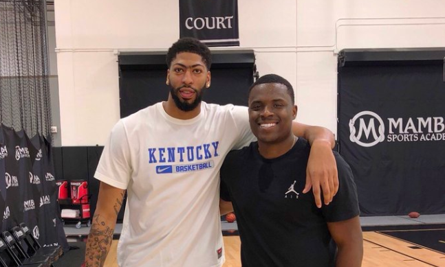 【影片】這波操作太穩了!NBA御用訓練師船上高難度投籃致敬Kobe:我們非常想念你!-黑特籃球-NBA新聞影音圖片分享社區