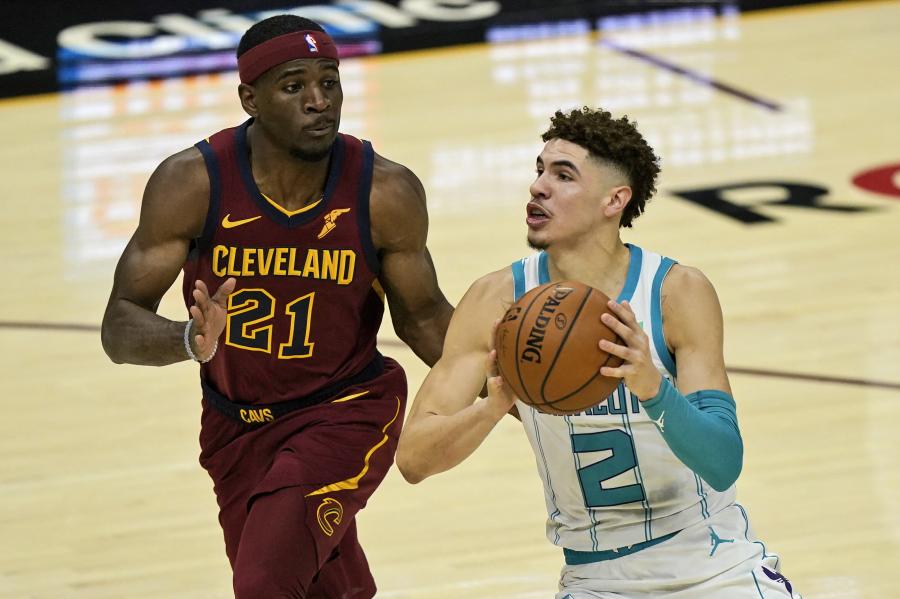 LaMelo Ball goes scoreless in NBA debut as Hornets lose to Cavaliers