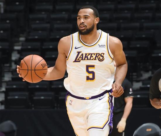 「記住我的話,這個孩子很特別!」湖人首戰最大驚喜,詹姆斯大讚20歲新星!-黑特籃球-NBA新聞影音圖片分享社區