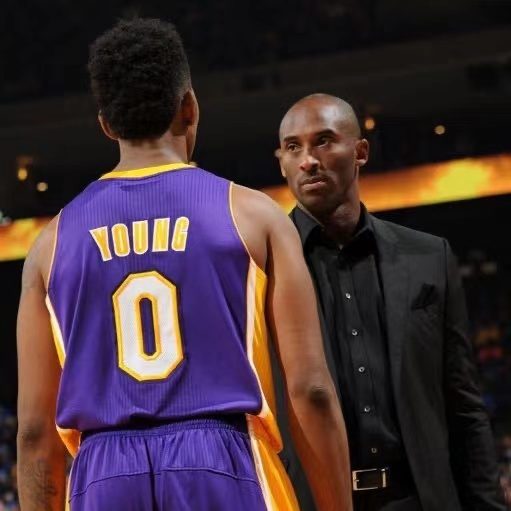 3個賽季，371分鐘！甚至還敢不給Kobe助攻，為何球迷還那麼喜歡尼克楊？-黑特籃球-NBA新聞影音圖片分享社區