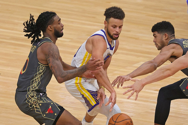 Lee三分絕殺公牛!柯瑞砍36分,LaVine 33分,勇士終於取得賽季首勝!(影)-黑特籃球-NBA新聞影音圖片分享社區