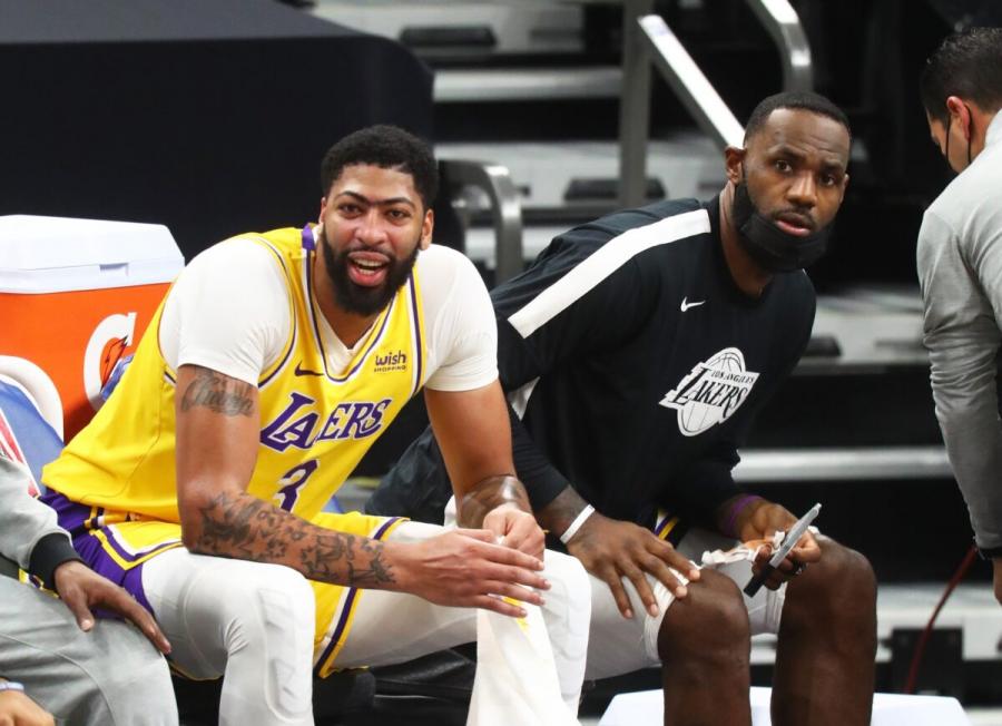 Report: Lakers provide injury updates for LeBron James and Anthony Davis for Christmas Day matchup - Lakers Daily
