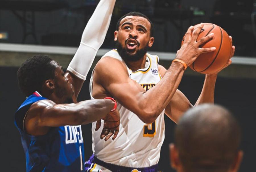 狂轟33+10!20歲小將成湖人連勝最大功臣,紫金軍有他在簡直是如虎添翼!(影)-黑特籃球-NBA新聞影音圖片分享社區