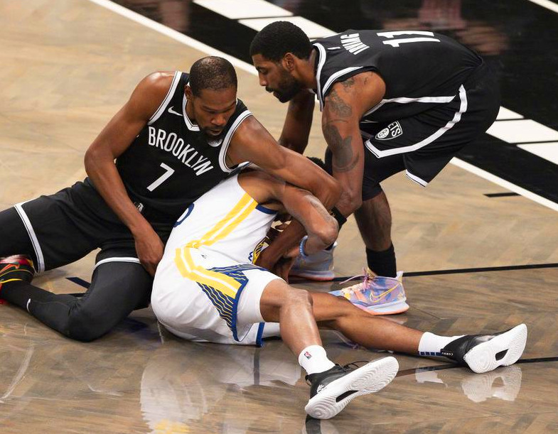 柯瑞只要被針對就沒有作用了?巴克利直言:沒有K湯和嘴綠,這球隊簡直太差勁!(影)-黑特籃球-NBA新聞影音圖片分享社區