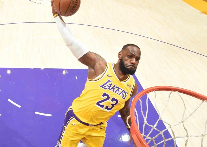 湖人傷病報告出爐,詹皇腳踝傷情加重,被列為出戰成疑,球迷:求求你歇歇吧!-黑特籃球-NBA新聞影音圖片分享社區