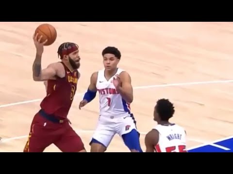 Javale McGee goes coast to coast for the Dunk! Cleveland vs Pistons NBA  Regular season - YouTube