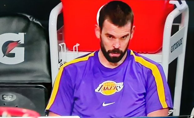 35歲小Gasol首秀就征服湖人,這1招就值530萬,球迷盛讚:底薪版Jokic!(影)-黑特籃球-NBA新聞影音圖片分享社區
