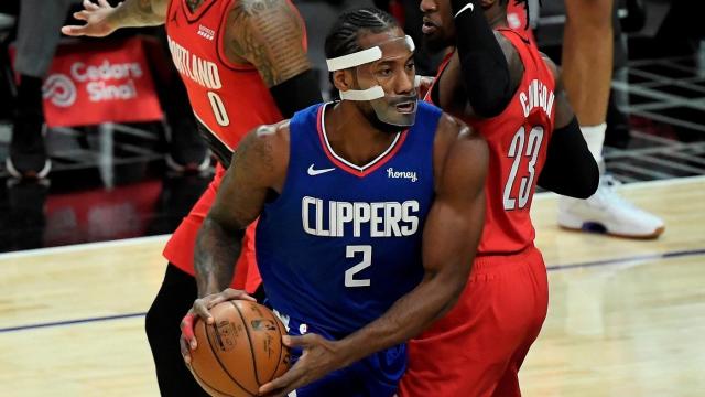 LOOK: Kawhi Leonard's mask vs. Blazers sends Twitter into a frenzy - CBSSports.com