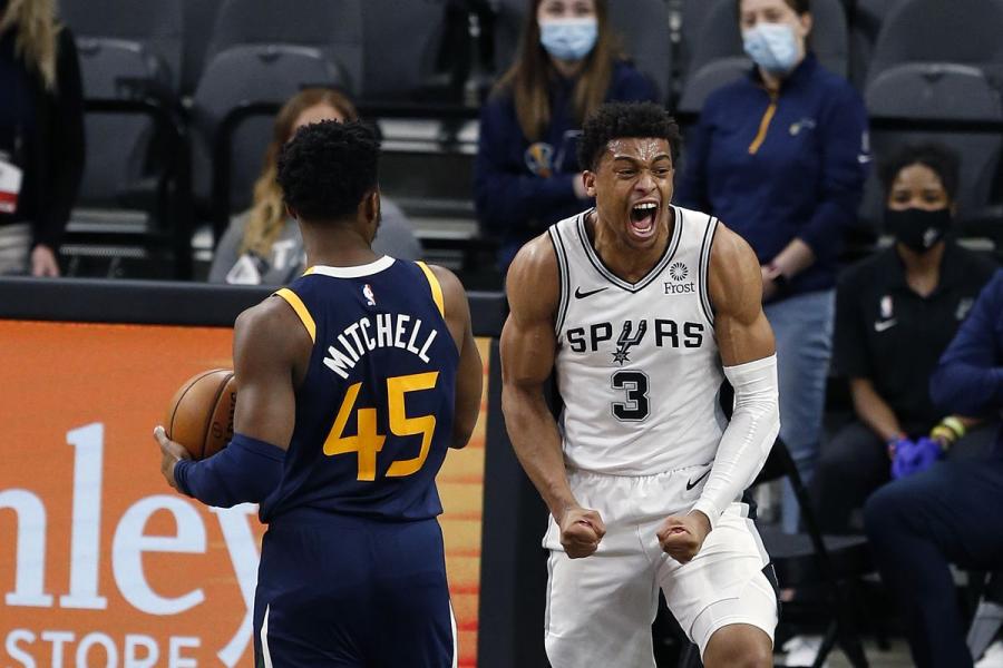 Keldon Johnson was one of the few bright spots in the Spurs blowout loss to the Jazz - Pounding The Rock
