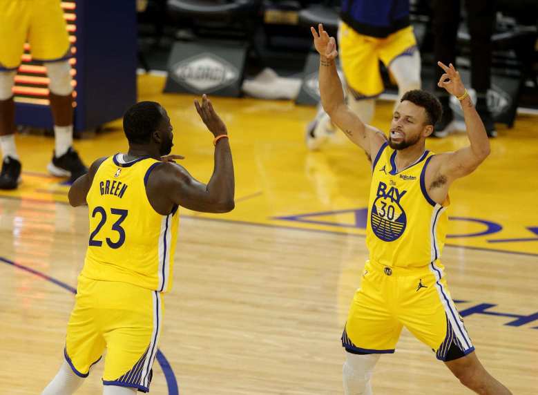 Stephen Curry sets new career-high with 62 in win over Blazers (Video) - Republic Americas