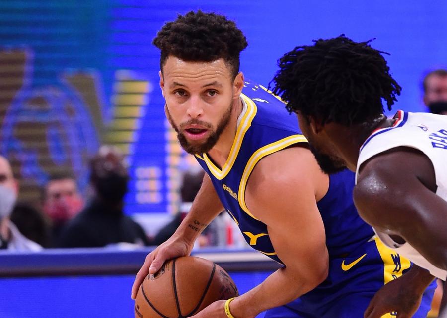 手感低迷!柯瑞17投12鐵僅得13分,最後時刻腳踩在Beverley腳上,左腳踝輕微扭傷!(影)-黑特籃球-NBA新聞影音圖片分享社區