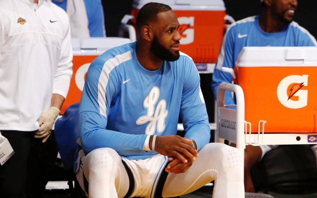 湖人還是太依賴詹姆斯!36歲的詹姆斯仍在改變打法,兩大絕招夢回熱火時代!-黑特籃球-NBA新聞影音圖片分享社區