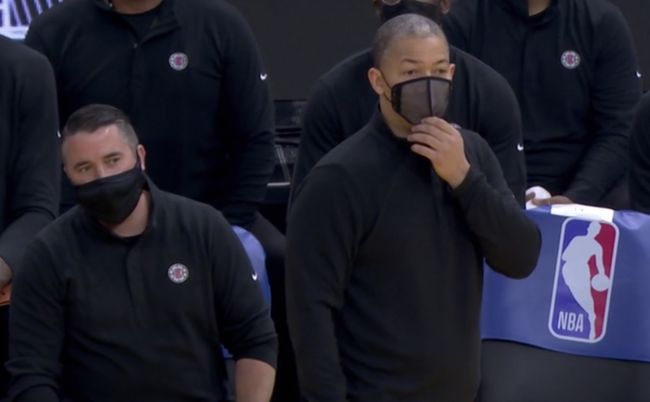 泰倫盧的「包夾」太狠了!關鍵5分鐘0分+90度崴腳,Curry遇賽季最慘一戰!(影)-黑特籃球-NBA新聞影音圖片分享社區