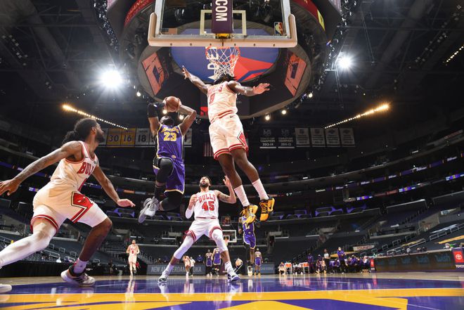 一眉哥缺席!詹皇輕取28+7+7,LaVine空砍38+6,湖人擊敗公牛!(影)-黑特籃球-NBA新聞影音圖片分享社區