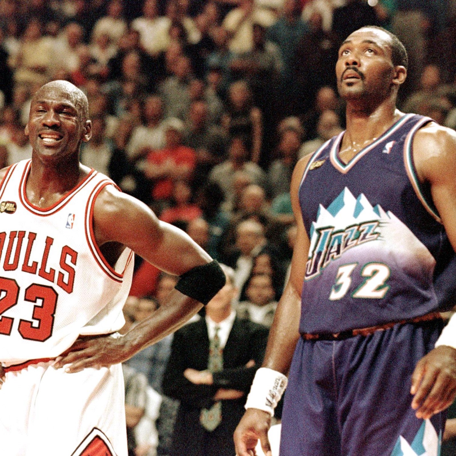 michael-jordan-karl-malone-chicago-bulls