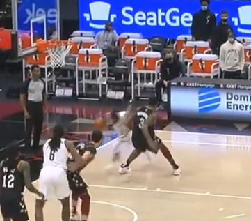 【影片】厄文一個回合內,連續兩次戲耍莊神後上籃得手!莊神:你是不是覺得自己很幽默?-黑特籃球-NBA新聞影音圖片分享社區