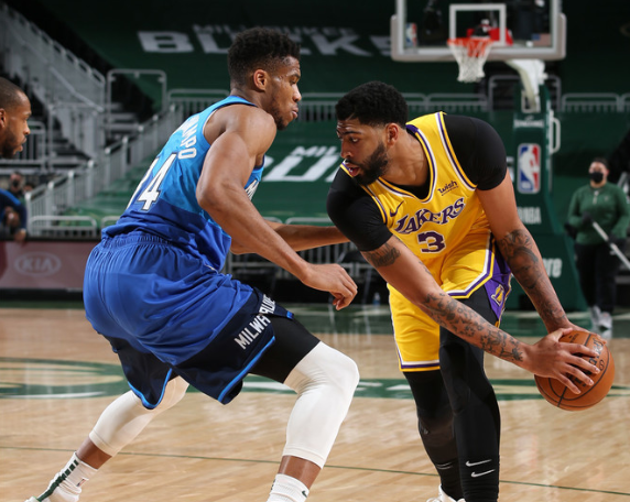 軟綿綿的一眉哥，面對後衛的防守打不動，詹姆斯連續餵球也吐出來了，防守也使不上力…-黑特籃球-NBA新聞影音圖片分享社區