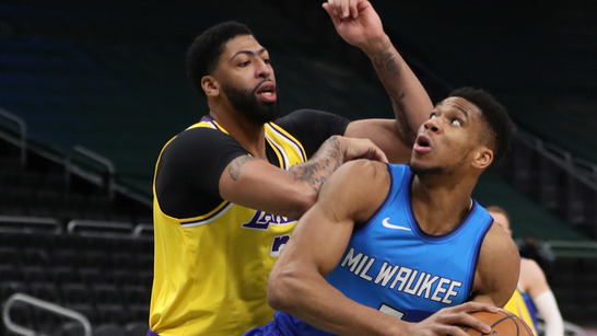 軟綿綿的一眉哥，面對後衛的防守打不動，詹姆斯連續餵球也吐出來了，防守也使不上力…-黑特籃球-NBA新聞影音圖片分享社區