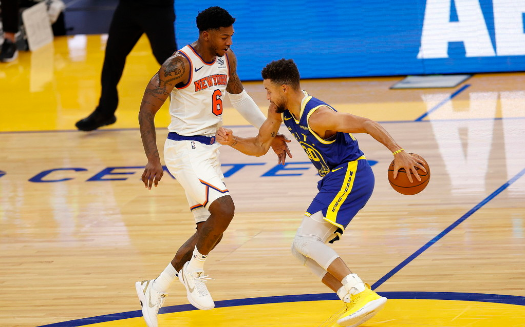 難阻失利!柯瑞砍30分末節險些演逆轉,面對判罰他眼神絕望+拿毛巾遮面!(影)-黑特籃球-NBA新聞影音圖片分享社區