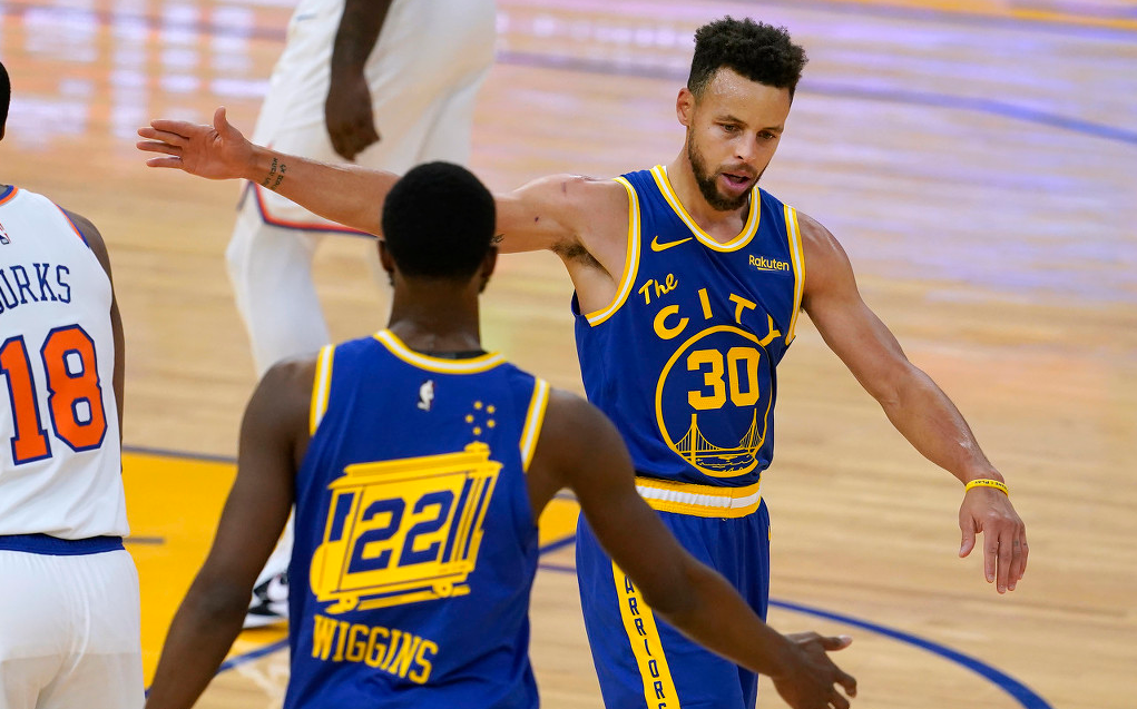 難阻失利!柯瑞砍30分末節險些演逆轉,面對判罰他眼神絕望+拿毛巾遮面!(影)-黑特籃球-NBA新聞影音圖片分享社區