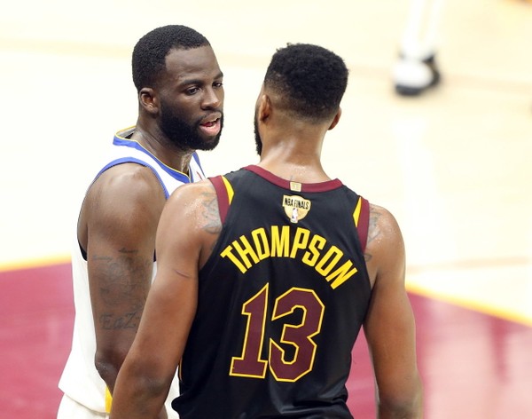 cleveland-cavaliers-vs-golden-state-warriors-game-3-of-the-nba-finals-june-6-2018-74e1c176336d8914