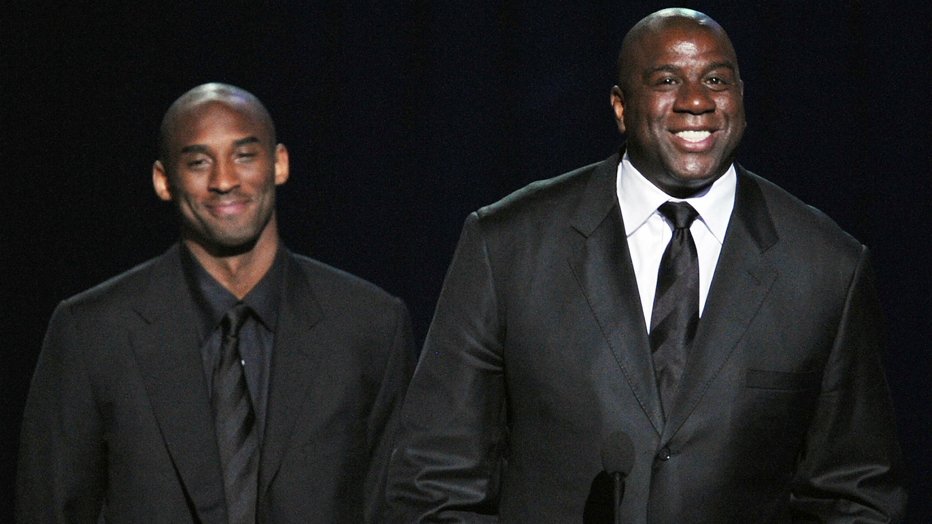 kobe-bryant-magic-johnson_3ldaglygj1c01nlt74ipxie52