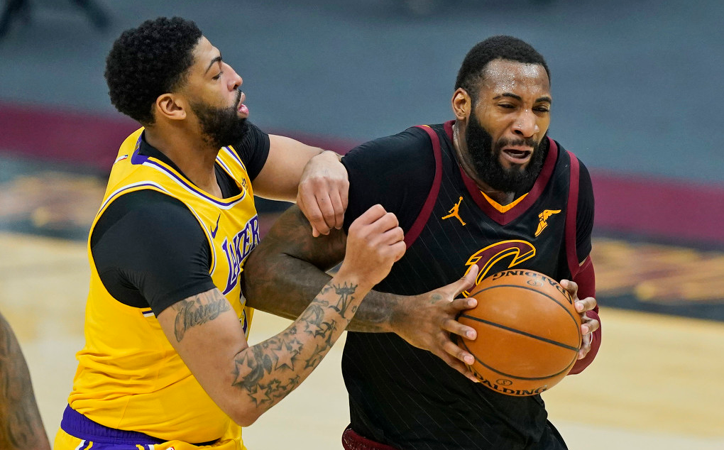 詹皇砍46+8+6,戴維斯17+10,抓猛哥空砍25分,湖人擊退騎士取得三連勝!(影)-黑特籃球-NBA新聞影音圖片分享社區