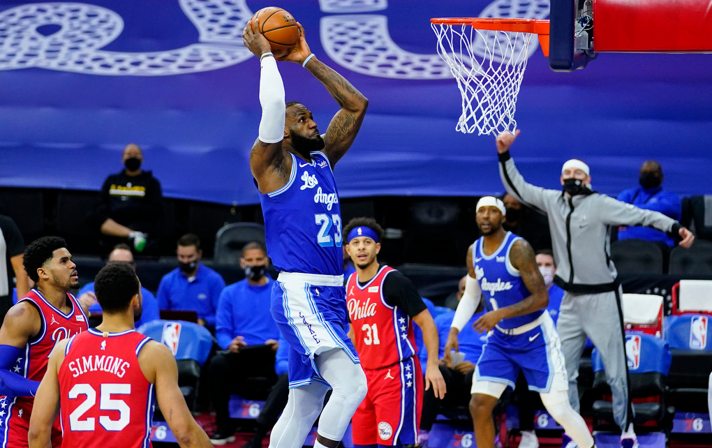 全能手段延續輸出!詹姆斯開局連送暴扣,砍34+6+6仍難率球隊逆轉!(影)-黑特籃球-NBA新聞影音圖片分享社區