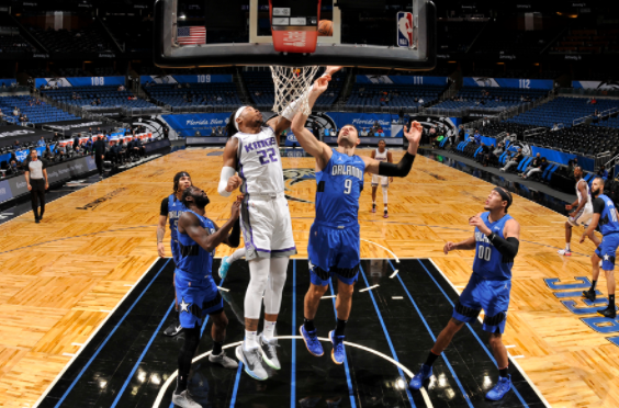 Hield 29+5,Vucevic空砍26+9,國王客場大勝魔術!(影)-黑特籃球-NBA新聞影音圖片分享社區