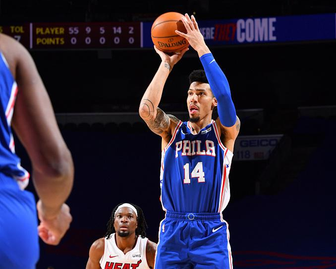 大帝45+16，聖堂射手復甦狂飚9顆三分，Herro空砍34分，熱火惜敗76人！（影）-黑特籃球-NBA新聞影音圖片分享社區