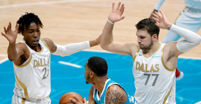 30分鐘轟30+準大三元!東契奇又打出瘋狂一戰,卻遭場下隊友「鄙視」!(影)-黑特籃球-NBA新聞影音圖片分享社區