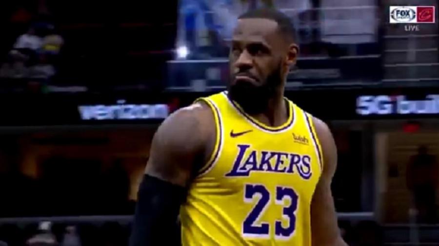 Cavs Exec Sitting Courtside Talked Trash To LeBron James And He Responded By Torching The Cavs With 21 Point Fourth Quarter - Opera News