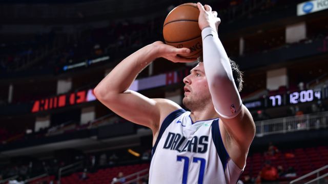 東契奇本賽季狀態下滑，主教練透露原因：時間倉促，只能以賽代練！-黑特籃球-NBA新聞影音圖片分享社區